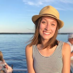 Meet your Posher, Abbie